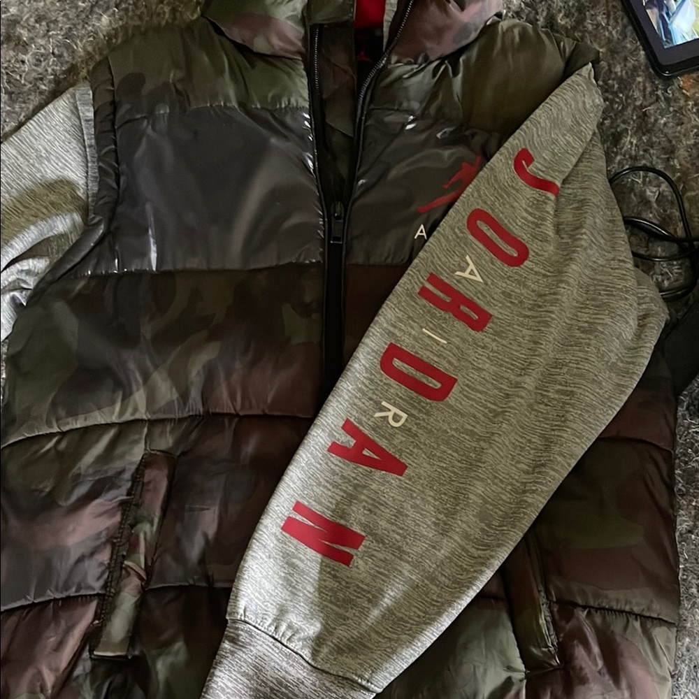 Jordan Camouflage Puffer Jacket ( Hoodie)